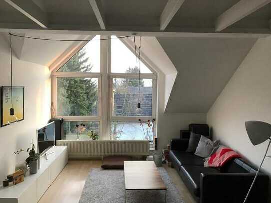 Moderne Dachgeschoss-Maisonette-Wohnung