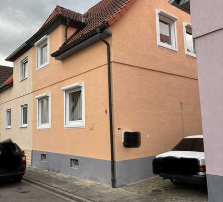 Exklusives, geräumiges und gepflegtes Haus in Worms - Leiselheim.