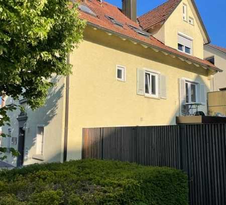 ** Mehrgenerationenhaus ** mit 3 Wohnungen, Garten, zentrale Lage !!