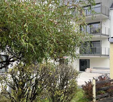 Neuwertige 4,5-Raum-Wohnung mit Balkon und Einbauküche in Kirchheim