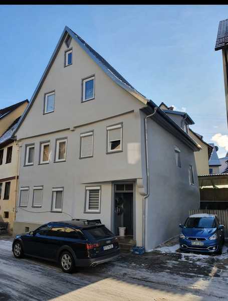                                                               Wohnen mit Charakter: 3-Zimmer-Wohnung in Bad Urach                                                       in Altstadt (Frankfurt am Main)