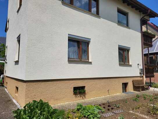 Schöne 4-Zimmer-Wohnung mit Balkon und EBK in ruhiger Ortsrandlage in Dettingen a. d. Erms