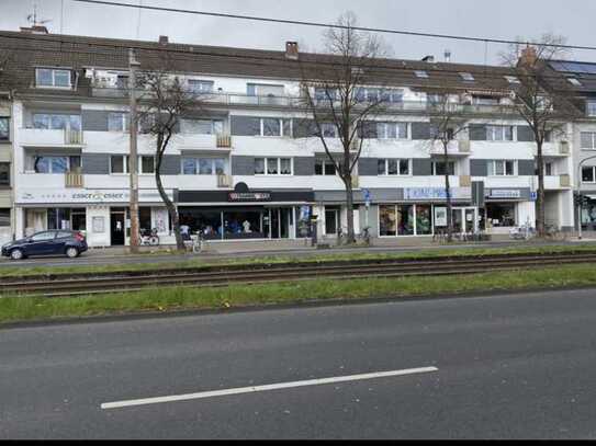 Braunsfeld, Lagerhalle mit sehr guter Anbindung zu vermieten