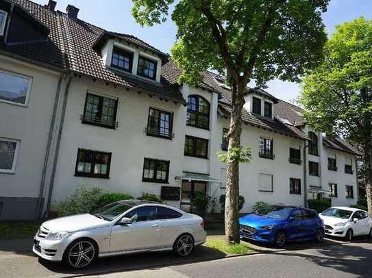 Gepflegte 3-Zimmer-Erdgeschosswohnung mit Einbauküche, Südbalkon und Garage in Köln