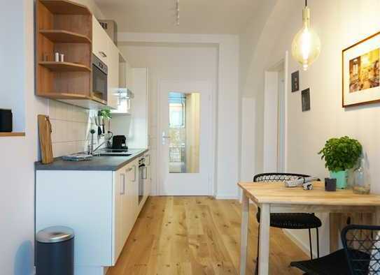 Exklusive, geräumige und moderne 1-Zimmer-Wohnung mit Terrasse und EBK in München