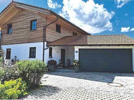 Biologisch hochw. "Simon-Holzhaus", freist. mit attr. Gartenanlage "Wohnen auf dem Land".