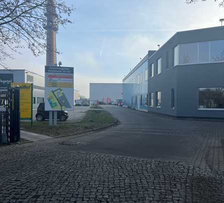 Neubau Halle und Büros