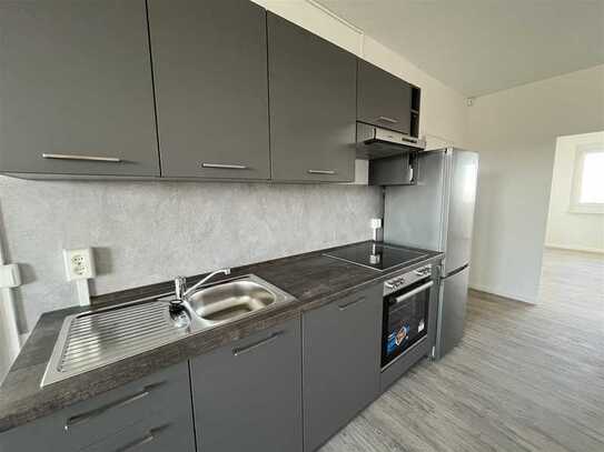 FRISCH SANIERTE FAMILIENWOHNUNG mit EBK!