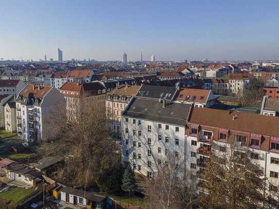 Denkmalschutz im Leipziger Osten - Eigentumswohnung mit 3 Räumen, Balkon und Tageslichtbad