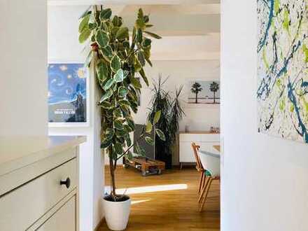 Schöne, moderne 3 ZKB Dachgeschosswohnung