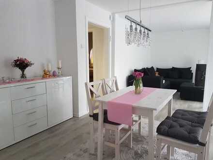 Helle freundliche 2,5-Zimmer-Wohnung mit Balkon