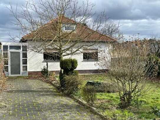 Bungalow auf gepflegtem, großem Grundstück in idyllischer Wohngegend***