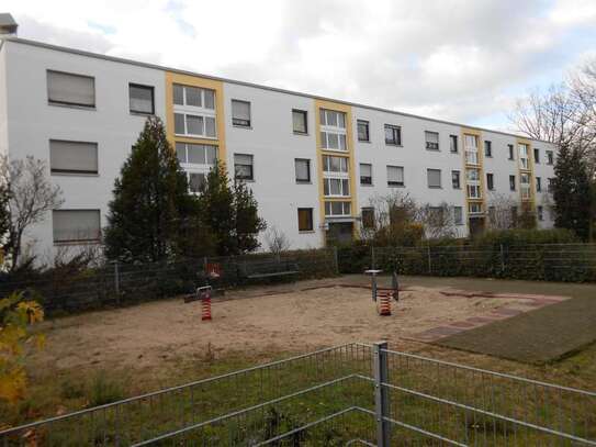 Geschmackvolle 1,5-Raum-Hochparterre-Wohnung mit Balkon und Einbauküche in Mannheim