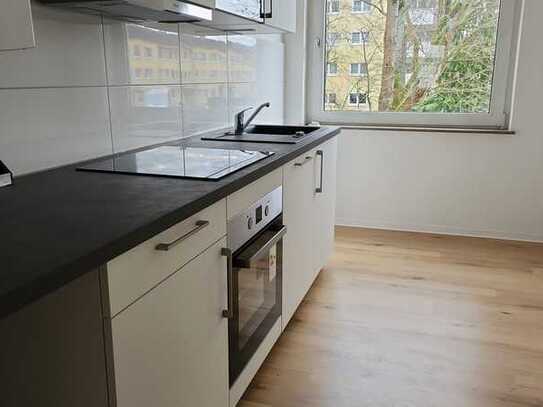"Ihr neues Zuhause: Stilvolle 3-Zimmer-Wohnung mit Einbauküche!"