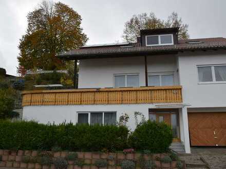 Großes Einfamilienhaus mit schöner Aussicht und potenziellem zweiten Bauplatz