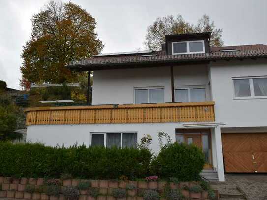 Großes Einfamilienhaus mit schöner Aussicht und potenziellem zweiten Bauplatz