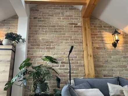Zentral gelegene, sehr helle 3-Zimmer Altbau-Stadtwohnung direkt am Hofgarten