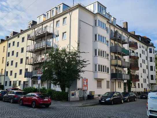 Geschmackvolle, modernisierte 1-Zimmer-Wohnung mit EBK in München Maxvorstadt, frei, provisionsfrei