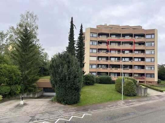 Sonnige 2,5-Zimmer Wohnung mit Balkon, Einbauküche und Tiefgarage in Huchenfeld