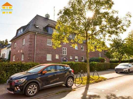 *Traumhafte Familienwohnung mit Balkon und Aussicht auf den begrünten Innenhof*