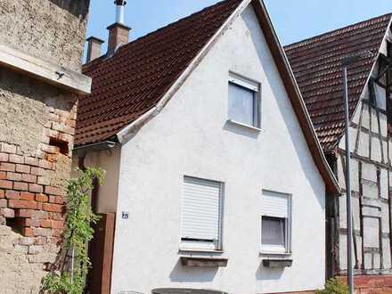 Kandel: Einfamilienhaus mit Hof und Garage