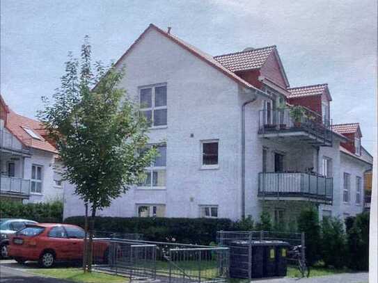 Geschmackvolle 3-Raum-DG-Wohnung mit Balkon und EBK in Hochheim am Main