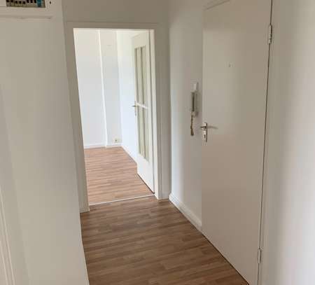 Charmante 2-Zimmer-Wohnung mit Einbauküche und Stellplatz – Bezugsfrei ab 01.01.2025