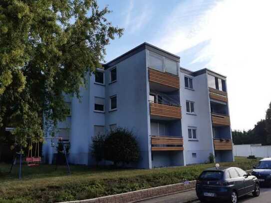 Schöne und sanierte 2,5-Raum-DG-Wohnung mit gehobener Innenausstattung mit Einbauküche in Vellberg