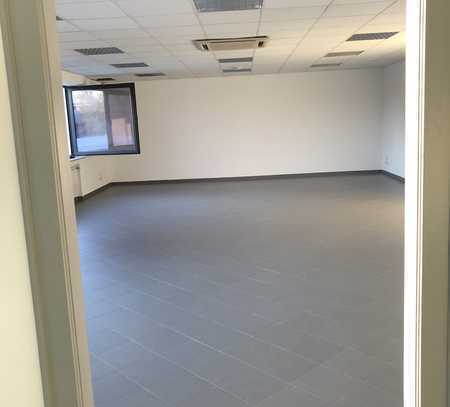 *** GROßZÜGIGES BÜRO *** 80 M² ***