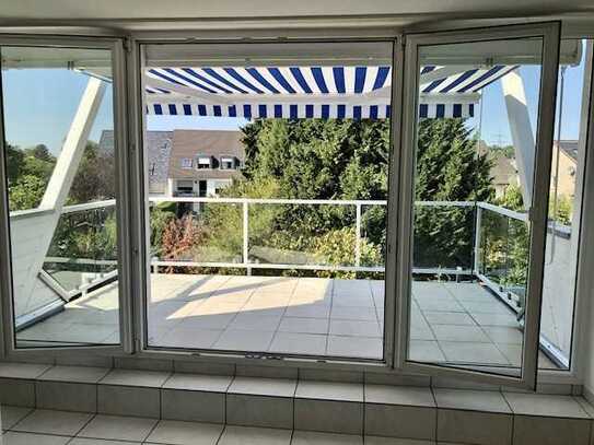 Schicke sonnige DG Maisonette-Wohnung mit großer Terrasse