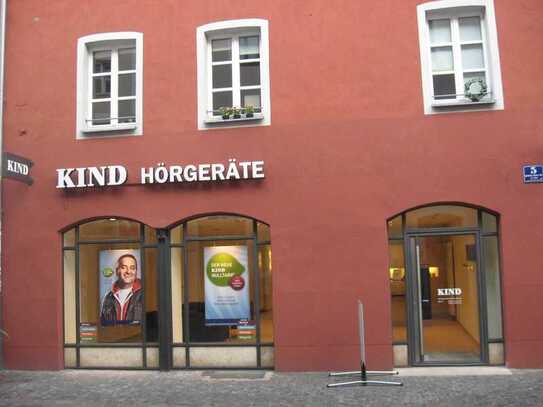 KIND - Attraktive Ladenfläche mit großer Schaufensterfront im Herzen Regensburg