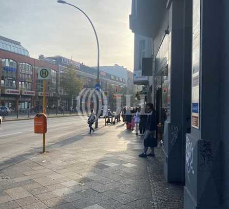 Shop an der belebten Hauptstraße in Schöneberg