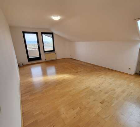 **2-Zimmerwohnung mit Balkon inkl. Weitsicht in Heilbronn-Frankenbach m. TG-Stellplatz**