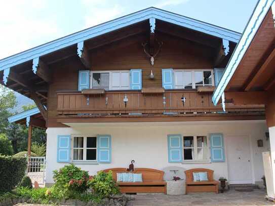 Landhausvilla mit Blick zur Kampenwand und Zellerhorn