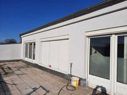 großzügige Wohnung mit großer Dachterrasse