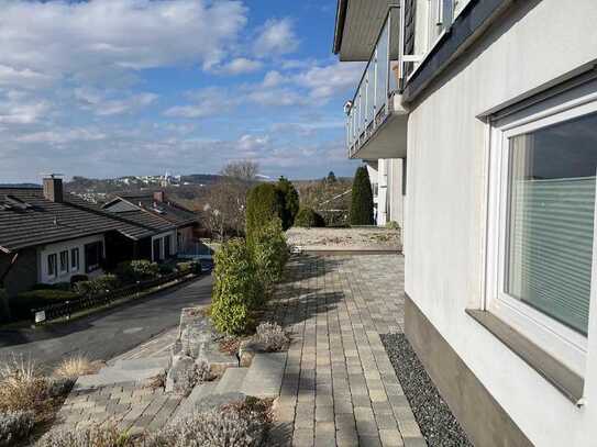 Neuwertige 2-Zimmer-Terrassenwohnung mit Balkon und Einbauküche in Siegen-Wittgenstein (Kreis)