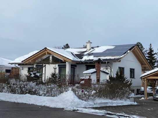 Am wunderschönen Chiemsee, großzügiger Bungalow mit geh. Innenausstattung