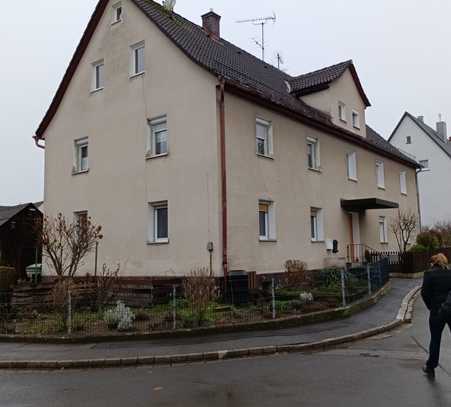 Renovierungsbedürftige 3-Zimmer-Wohnung in Schnaittach