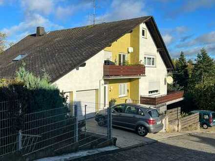 Günstige 5-Raum-Dachgeschosswohnung mit Balkon und EBK in Heidenrod