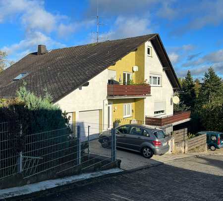 Günstige 5-Raum-Dachgeschosswohnung mit Balkon und EBK in Heidenrod