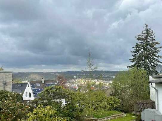 Baugrundstück mit Talblick und Baugenehmigung