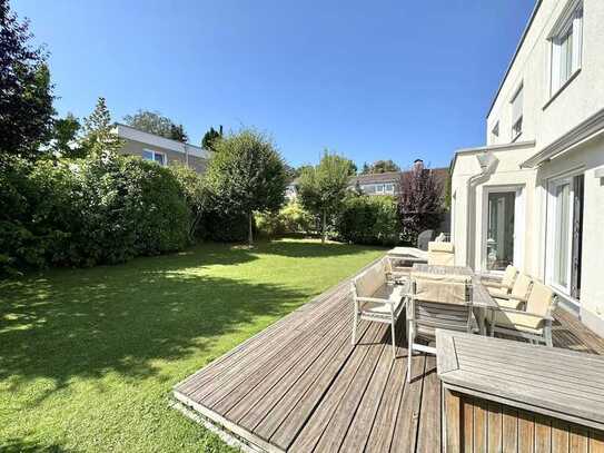 Freistehende 6 Zimmer Bauhaus-Villa auf großzügigem sonnigem Grundstück in Gräfelfing PROVISIONSFREI