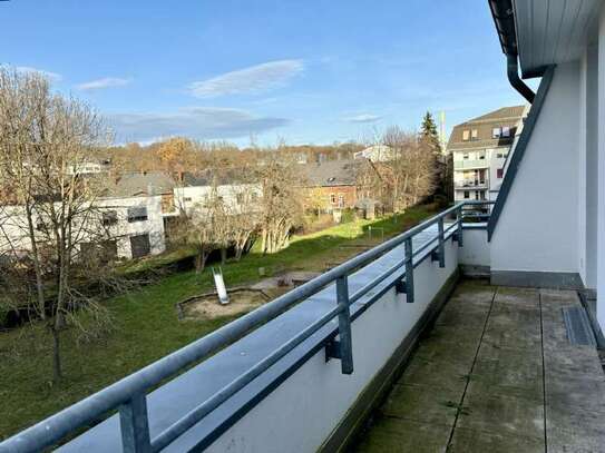 gemütliche Dachgeschosswohnung mit Balkon in Schloßchemnitz mieten