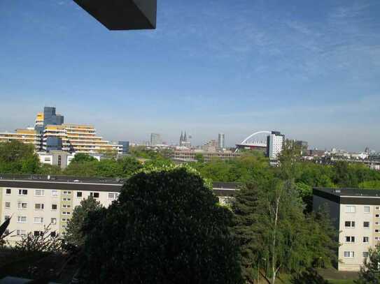 Dom-Panorama: 2-Zimmer-Wohnung zentral gelegen mit Balkon