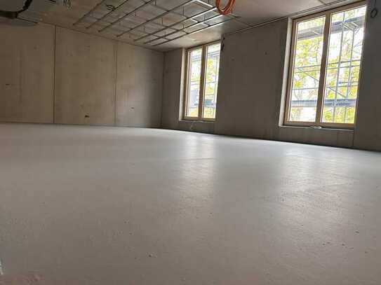 Modernes Büro in [RESI] - 100m² OST - Erstbezug