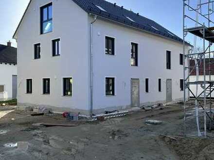 Neue Doppelhaushälfte, KFW 40 Haus, Provisionsfrei!