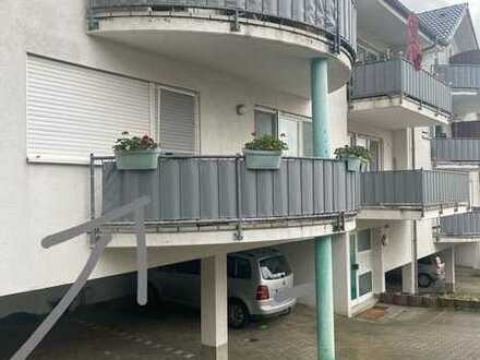 Attraktive und modernisierte 3-Zimmer-Wohnung mit Balkon und EBK
