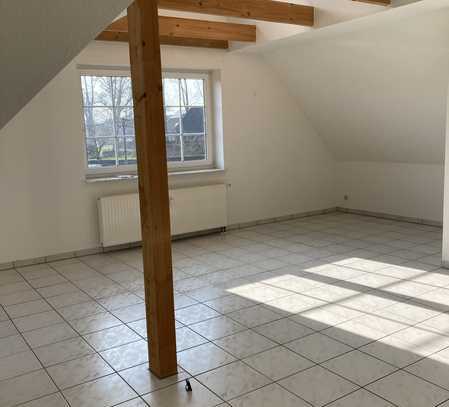 Helle 2 ZKB Maisonette mit Dachterrasse in Garbsen