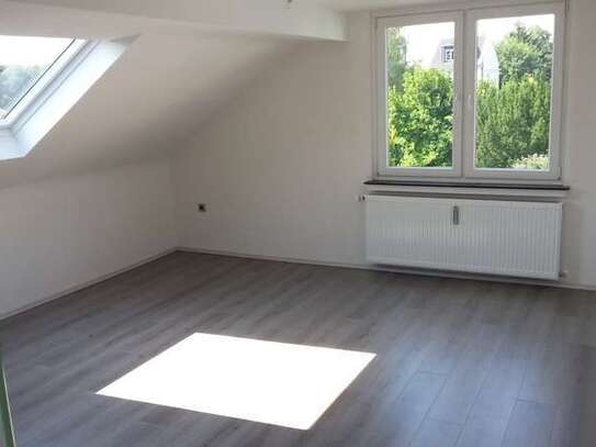 Schöne und sanierte 3-Zimmer-Dachgeschosswohnung in Dortmund