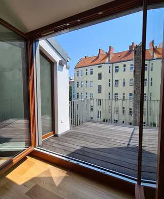 Attraktive Dachgeschosswohnung am Schloss Charlottenburg inkl. Tiefgaragenstellplatz